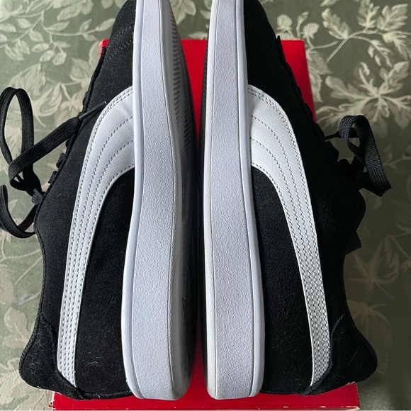 PUMA Smash V2 Wide - Black Suede. Mens: 8.5 Wide. - Picture 6 of 10